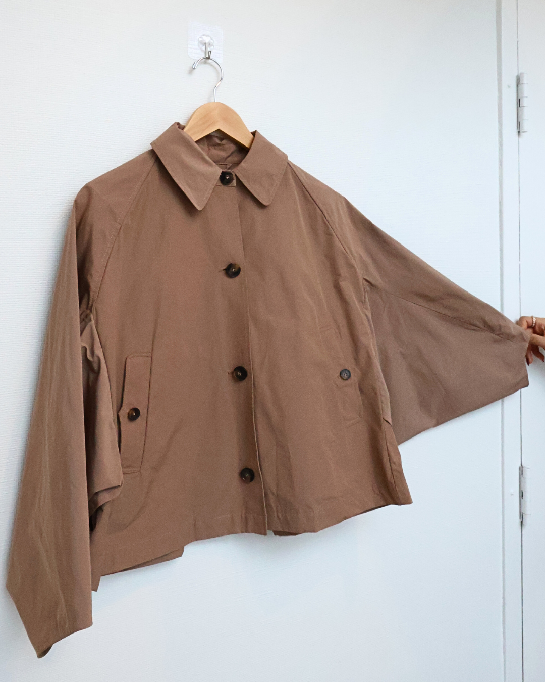 Cropped Batwing Trench Coat — Beige